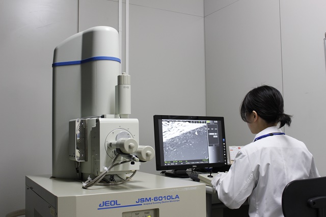 EDS搭載走査型電子顕微鏡(SEM-EDS) | 分析機器から探す | 株式会社分析 ...